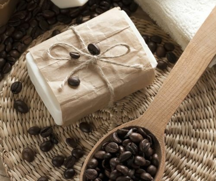 Scrub cu cafea pentru ten si piele