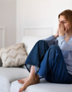 Cum să folosiți uleiurile esențiale pentru creșterea părului