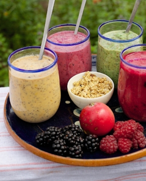 10 retete de smoothie numai bune de savurat vara aceasta