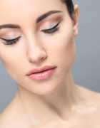 8 genuflexiuni de dimineață care îți vor întări fesele