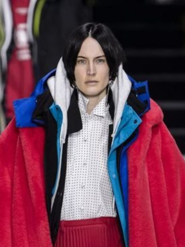 10 modele absurd de scumpe și urâte pe care Balenciaga le-a lansat