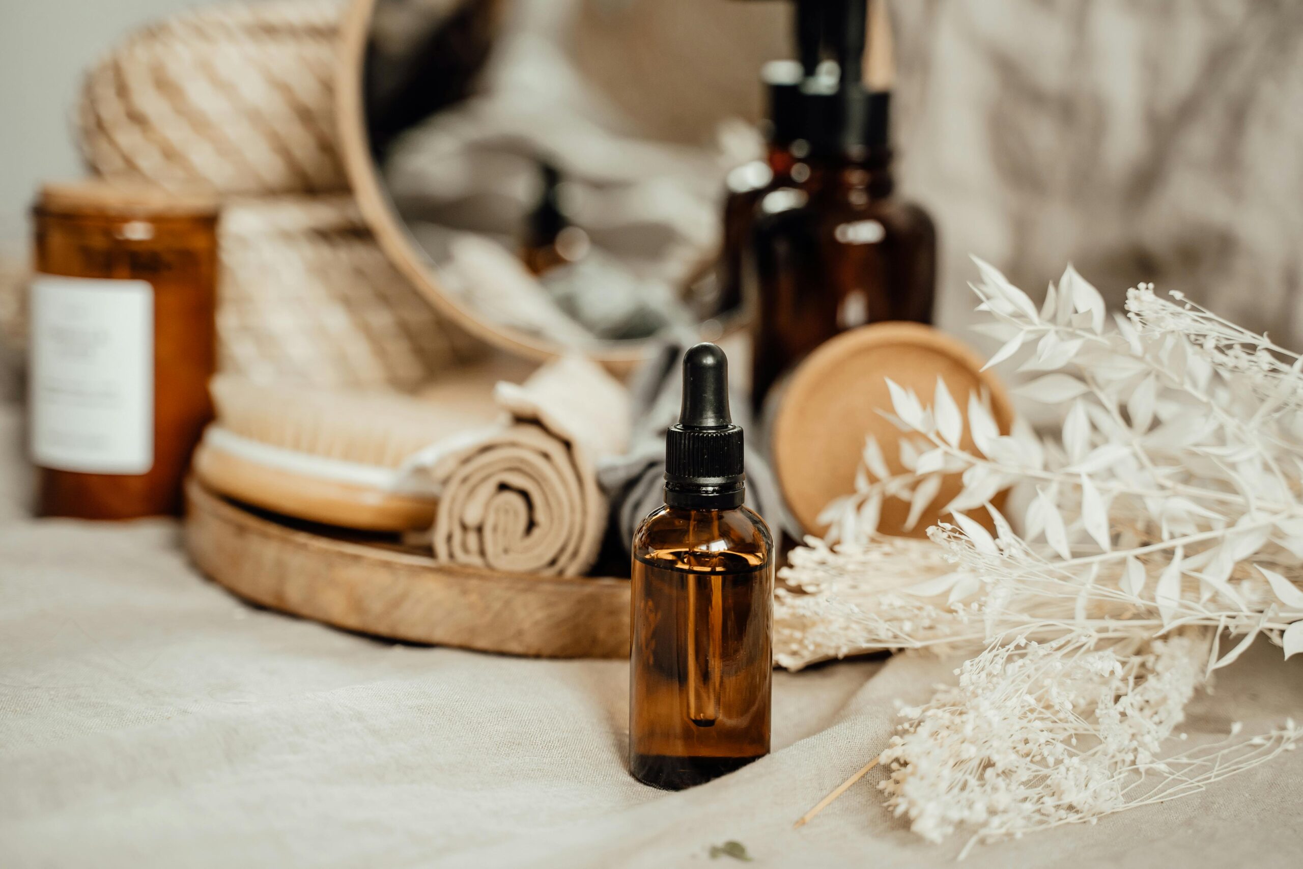 Apă de trandafiri: 8 beneficii pentru sănătate și cum să o folosești