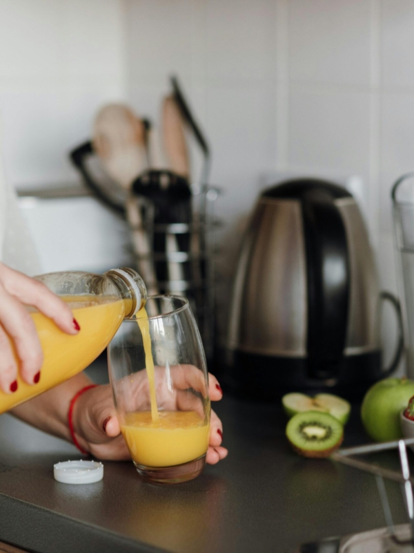 8 rețete de smoothie-uri delicioase și sănătoase pentru slăbit.