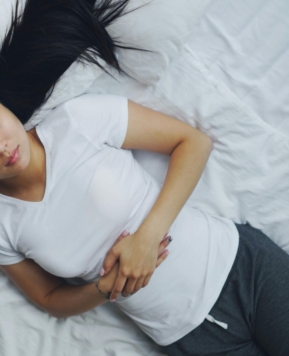 Spune adio unei burți balonate cu un stil de viață sănătos