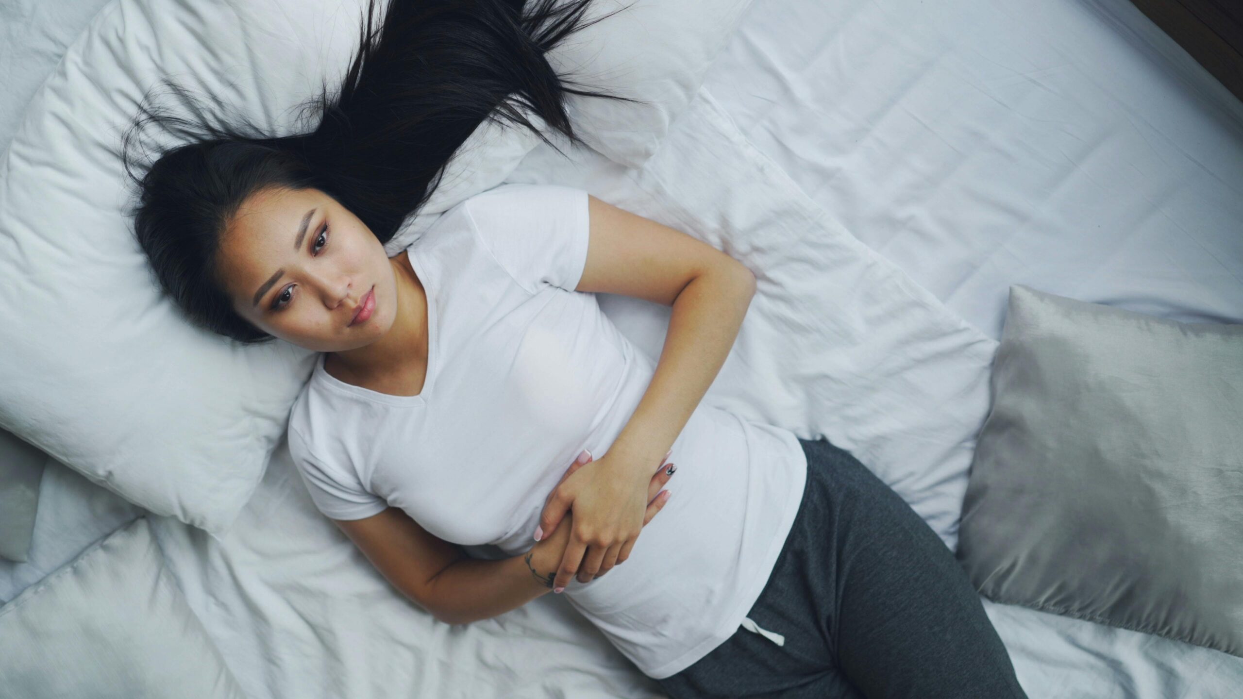 Spune adio unei burți balonate cu un stil de viață sănătos